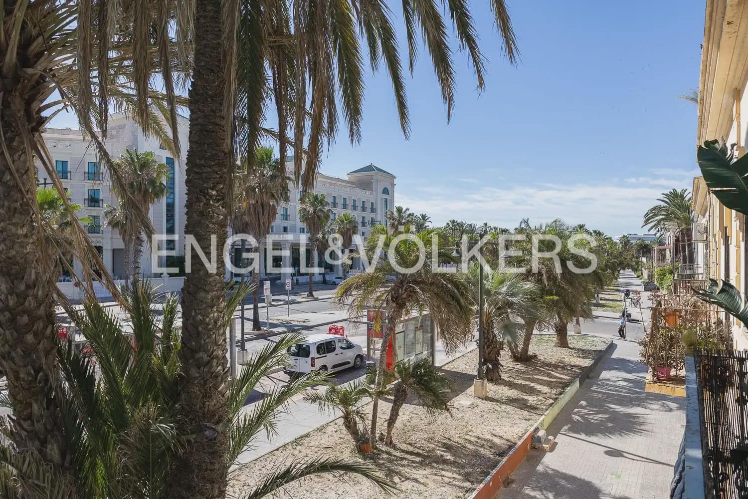 Piso de 2 habitaciones en València ciudad en alquiler - 3.000 € (Ref: 9897891)
