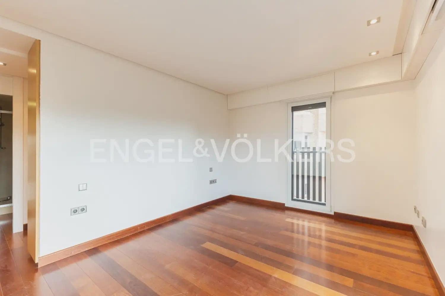 4 sovrum Lägenhet till salu i Castello de la Plana med garage - 395 000 € (Ref: 9897900)