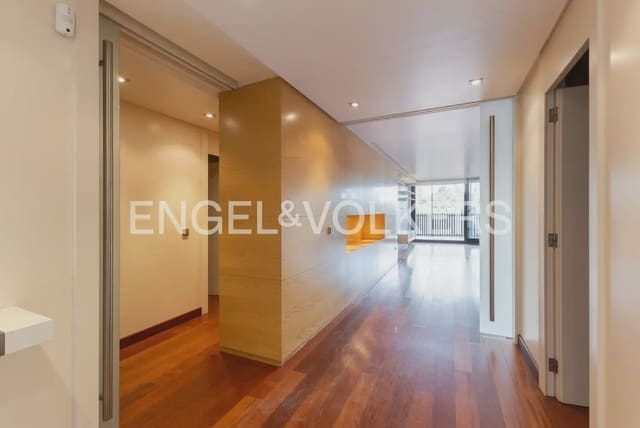 4 makuuhuone Asunto myytävänä paikassa Centro, Castelló de la Plana mukana 
autotalli - 395 000 € (Ref: 9897900)