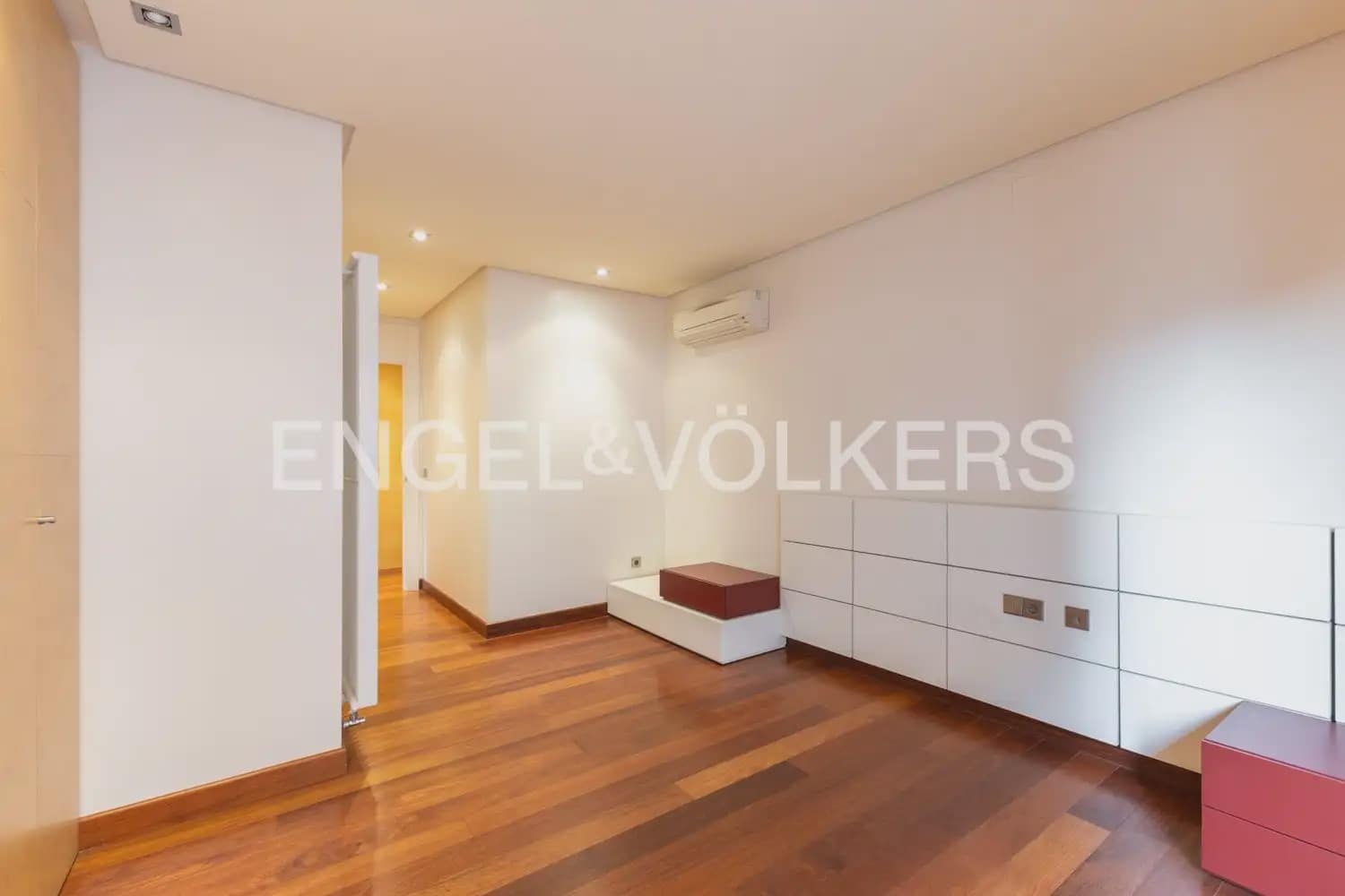 4 sovrum Lägenhet till salu i Castello de la Plana med garage - 395 000 € (Ref: 9897900)