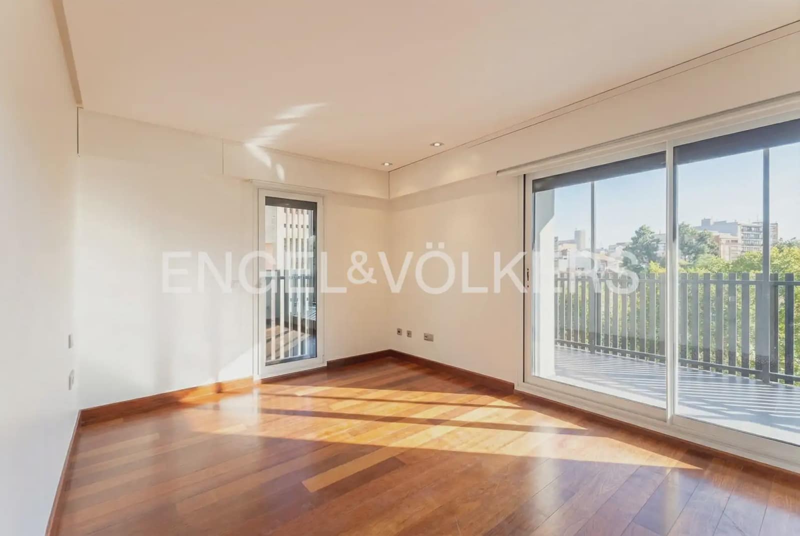 4 sovrum Lägenhet till salu i Castello de la Plana med garage - 395 000 € (Ref: 9897900)