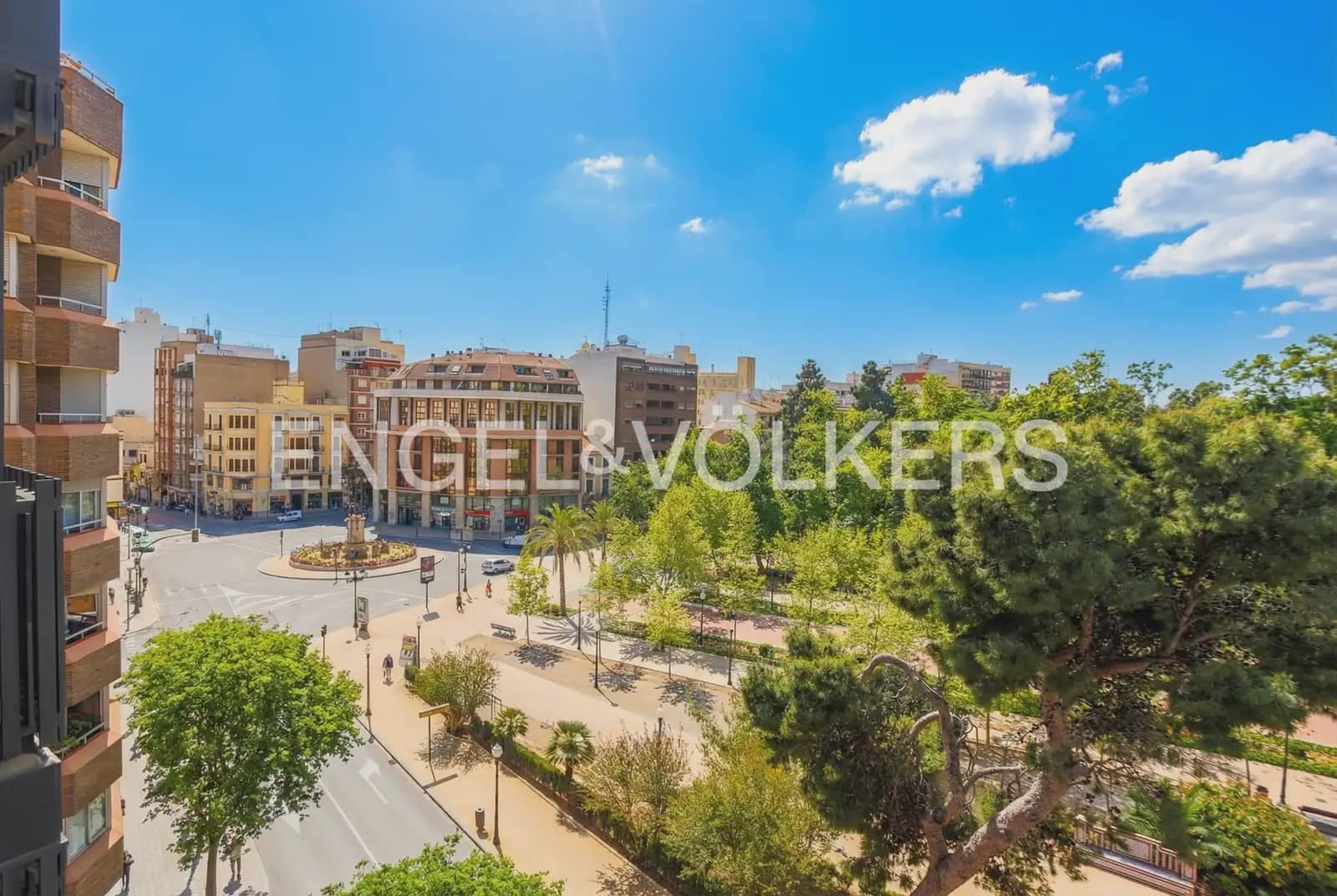 4 sovrum Lägenhet till salu i Castello de la Plana med garage - 395 000 € (Ref: 9897900)