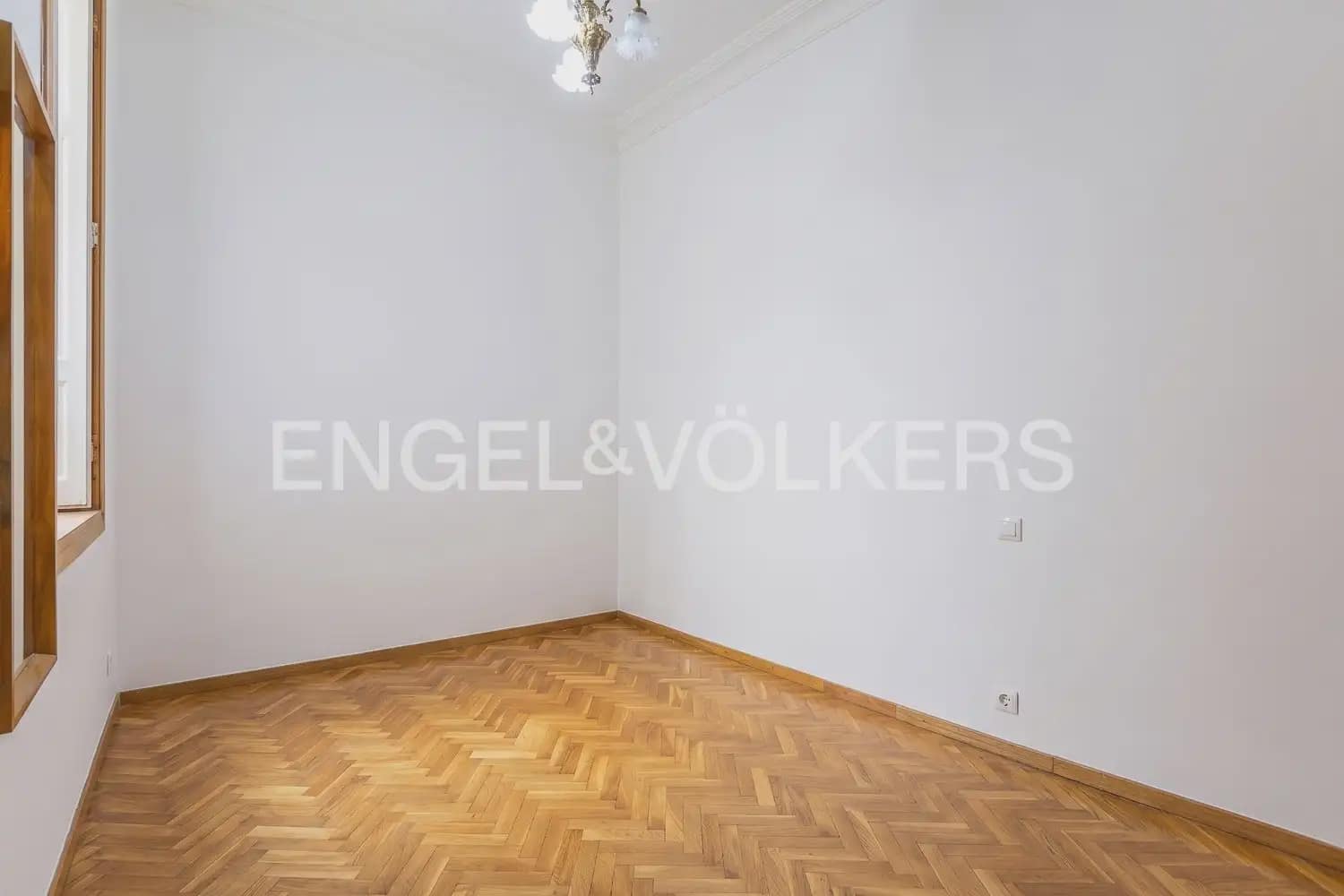 7 Zimmer Wohnung zu verkaufen in Valencia Stadt - 1.250.000 € (Ref: 9897905)