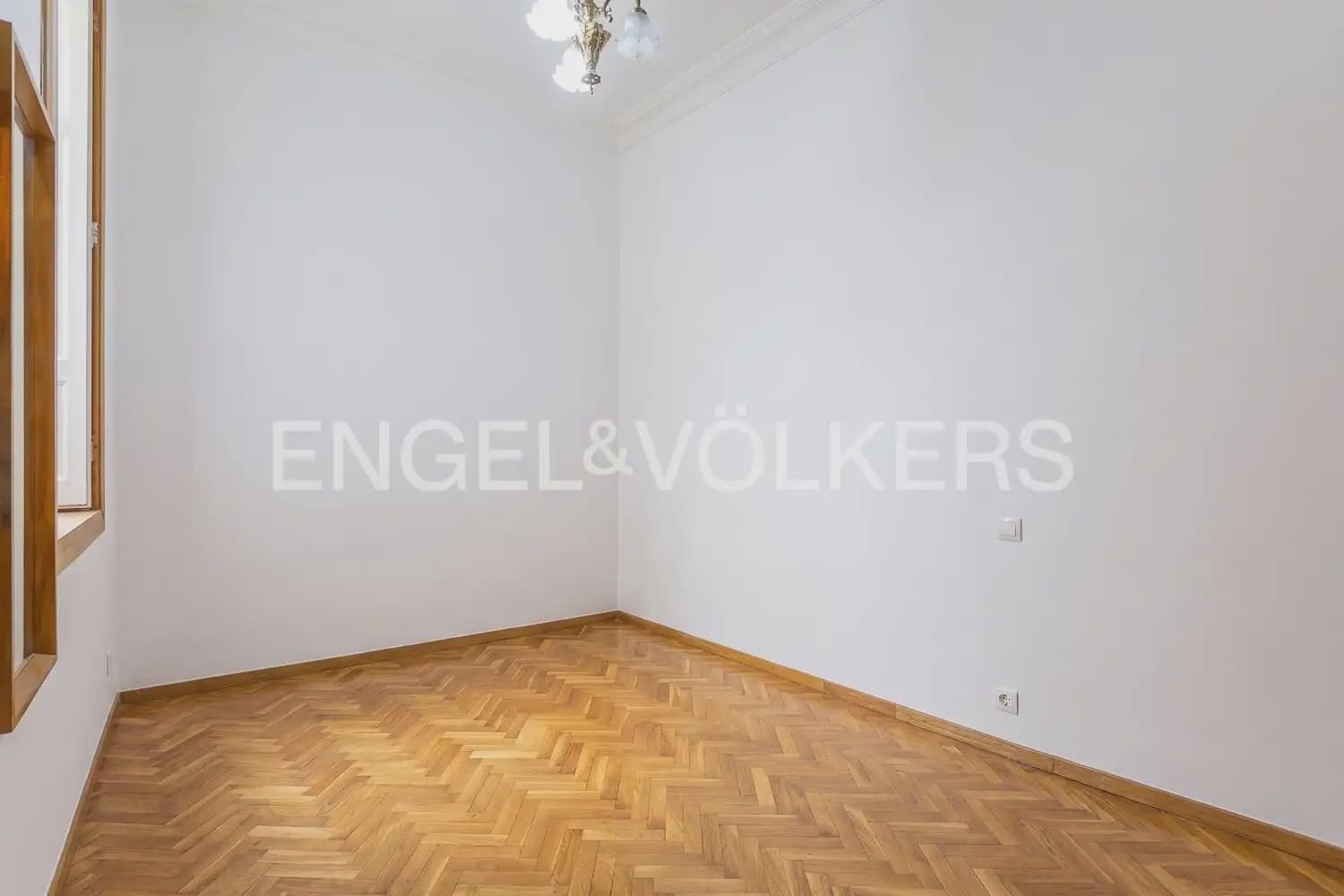 7 Zimmer Wohnung zu verkaufen in Valencia Stadt - 1.250.000 € (Ref: 9897905)