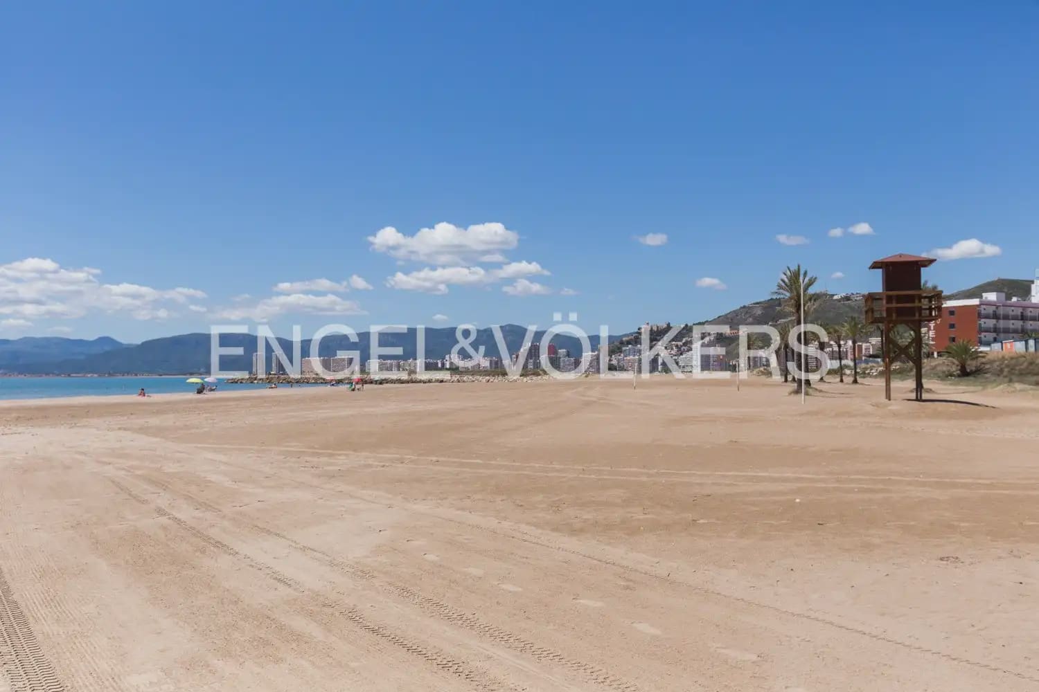 3 bedroom Flat for rent in Cullera with garage - € 1,800 (Ref: 9897906)