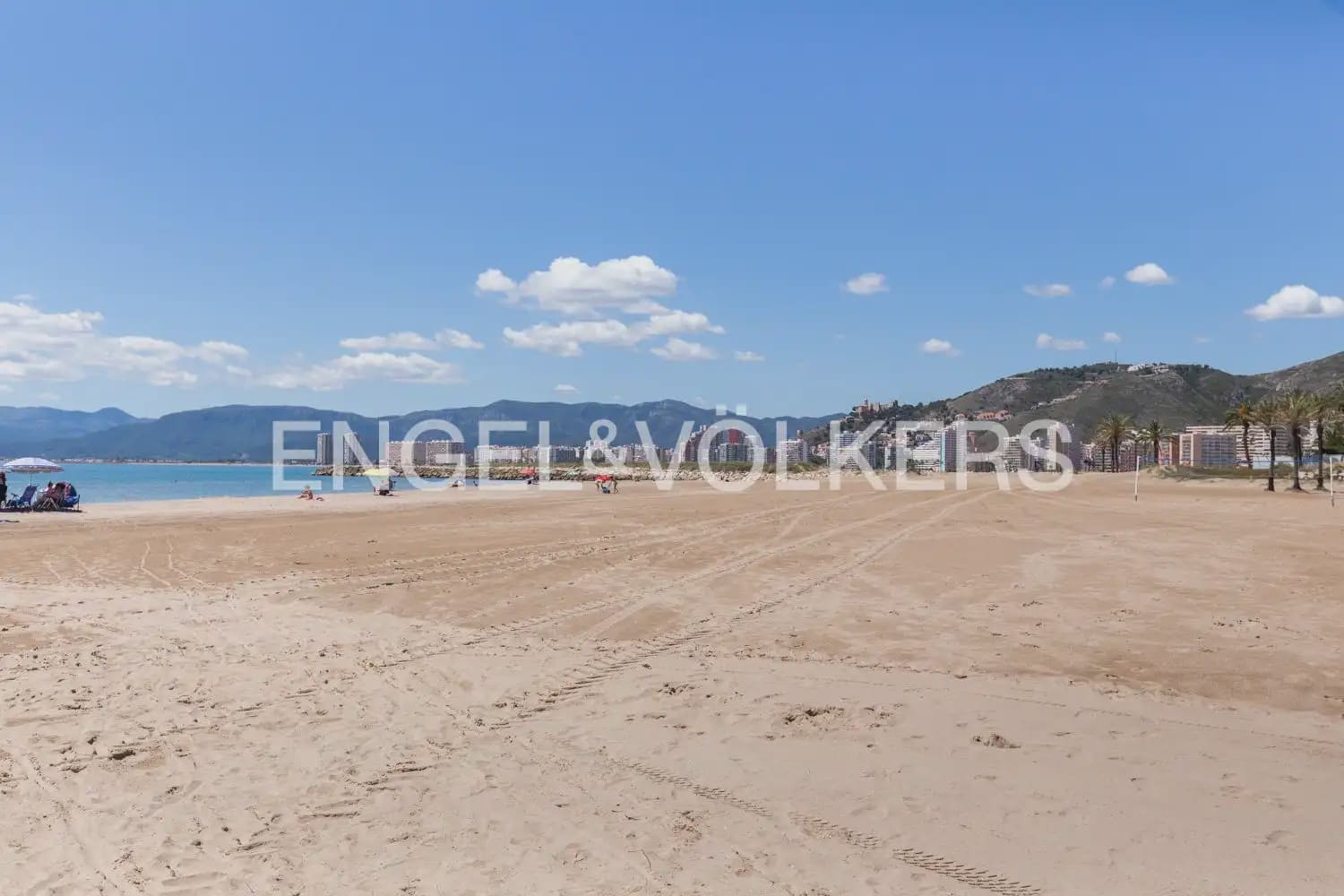 3 bedroom Flat for rent in Cullera with garage - € 1,800 (Ref: 9897906)