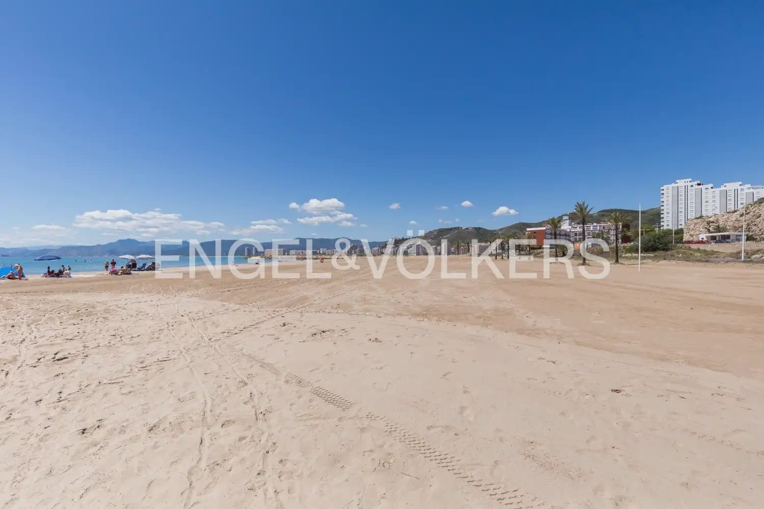 3 bedroom Flat for rent in Cullera with garage - € 1,800 (Ref: 9897906)