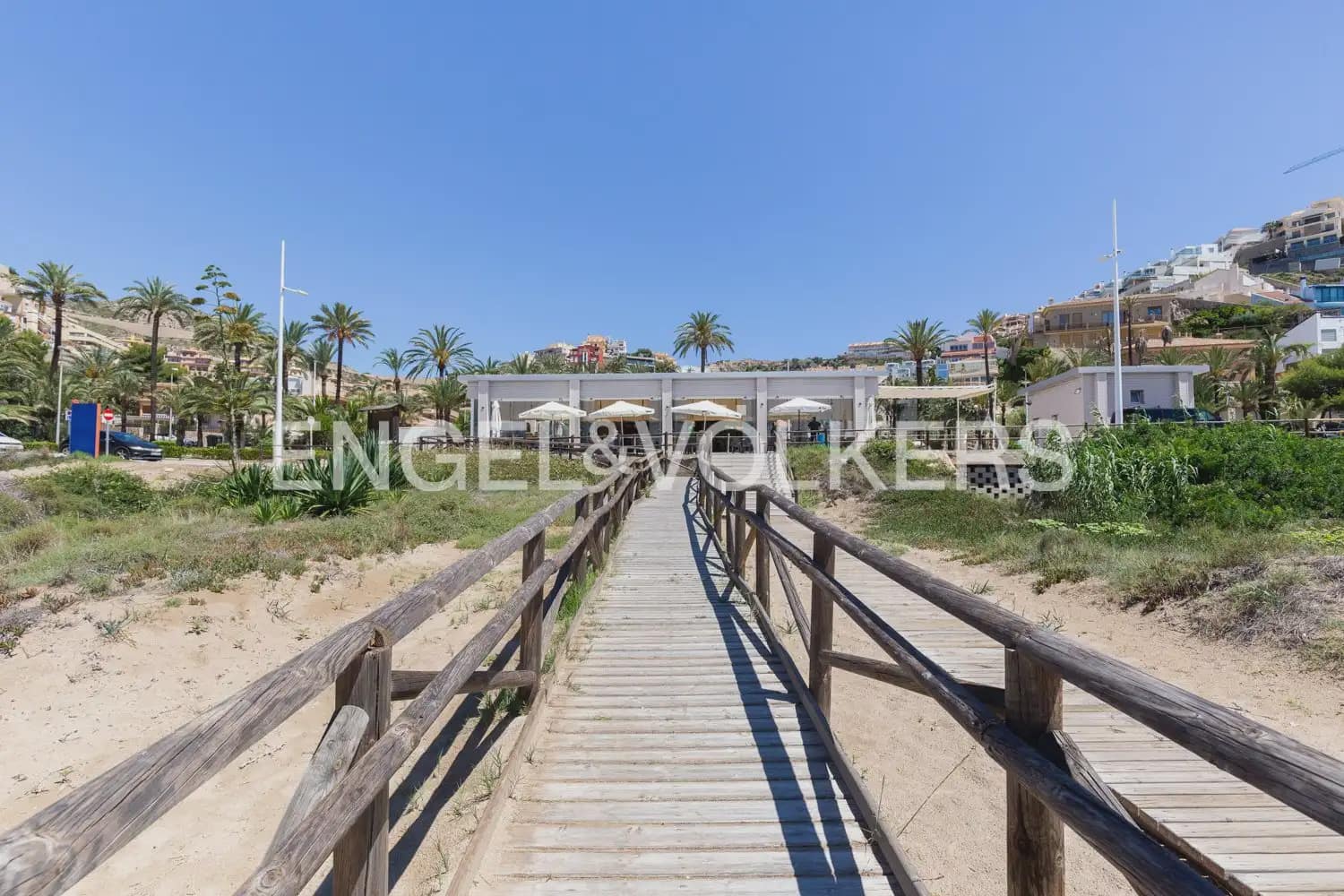 3 bedroom Flat for rent in Cullera with garage - € 1,800 (Ref: 9897906)