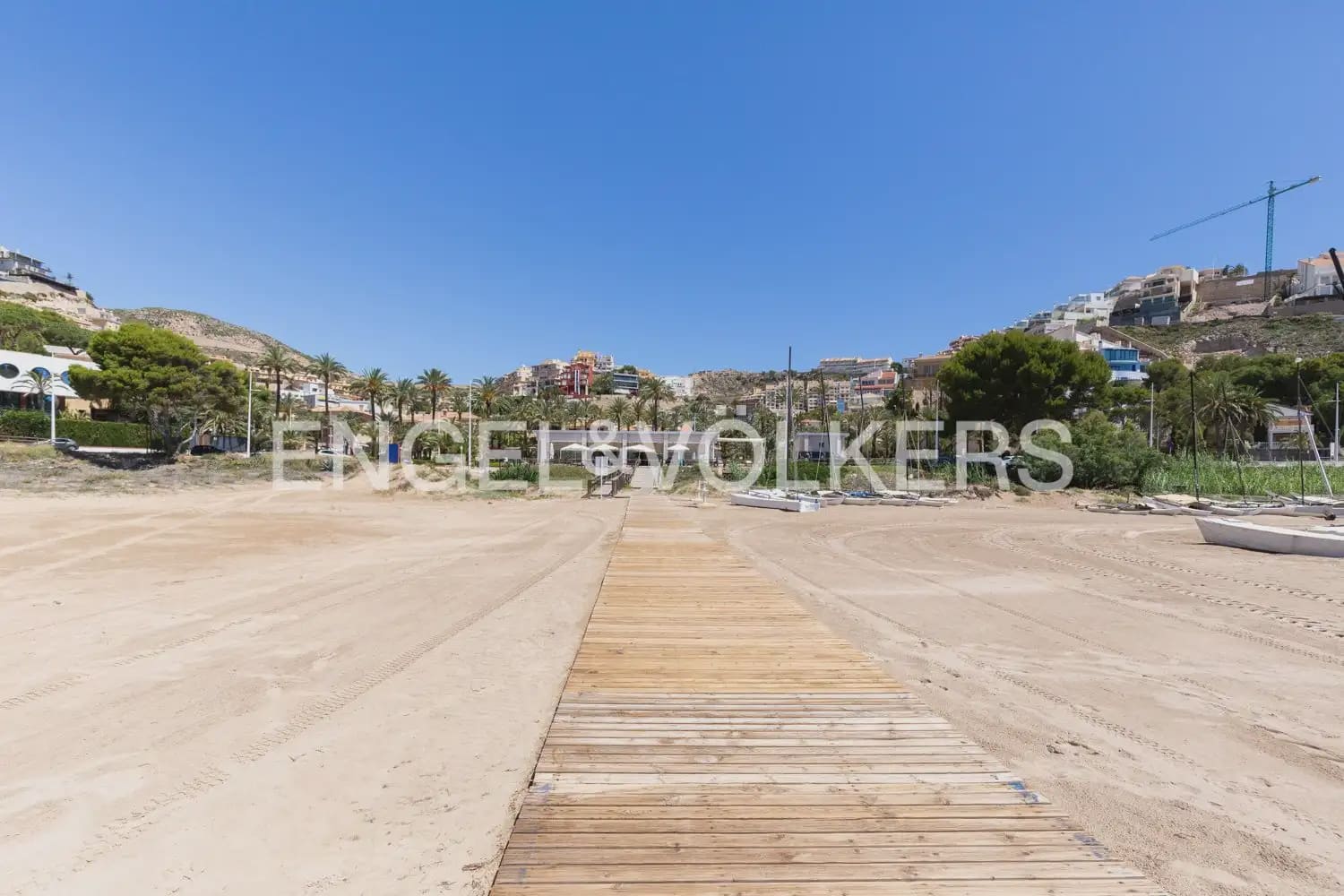 3 bedroom Flat for rent in Cullera with garage - € 1,800 (Ref: 9897906)