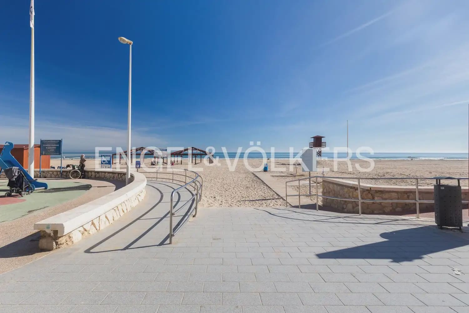 3 bedroom Flat for rent in Cullera with garage - € 1,800 (Ref: 9897906)