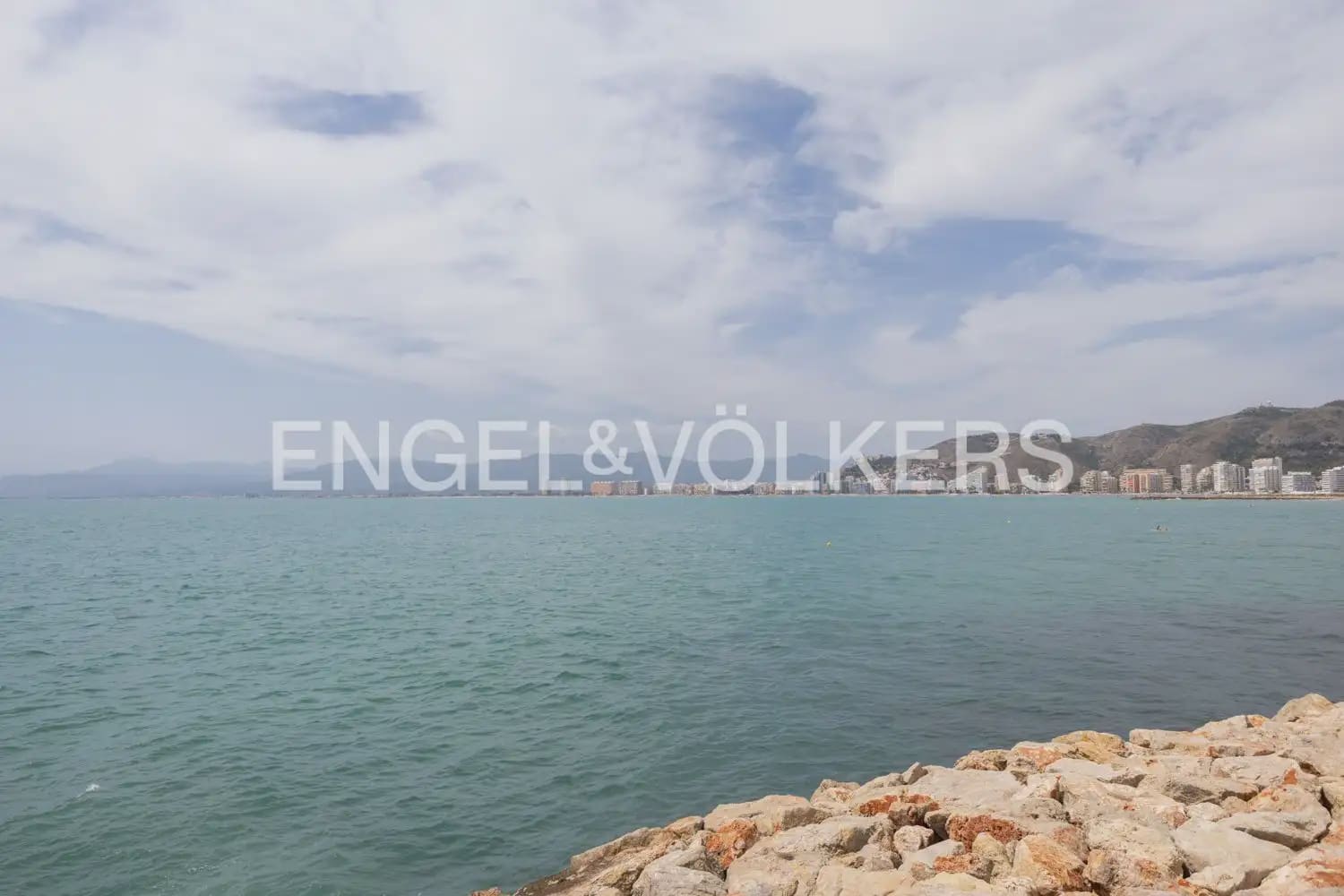 3 bedroom Flat for rent in Cullera with garage - € 1,800 (Ref: 9897906)