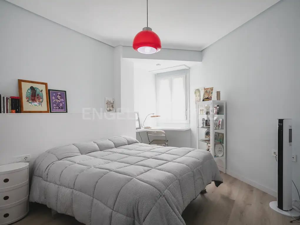 3 sypialnia Mieszkanie do wynajęcia w Miasto Walencja - 2 000 € (Ref: 9897908)