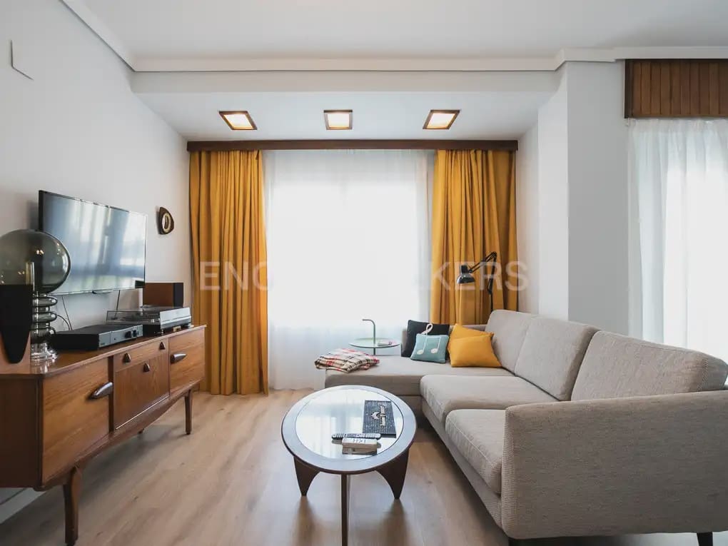 3 sypialnia Mieszkanie do wynajęcia w Miasto Walencja - 2 000 € (Ref: 9897908)