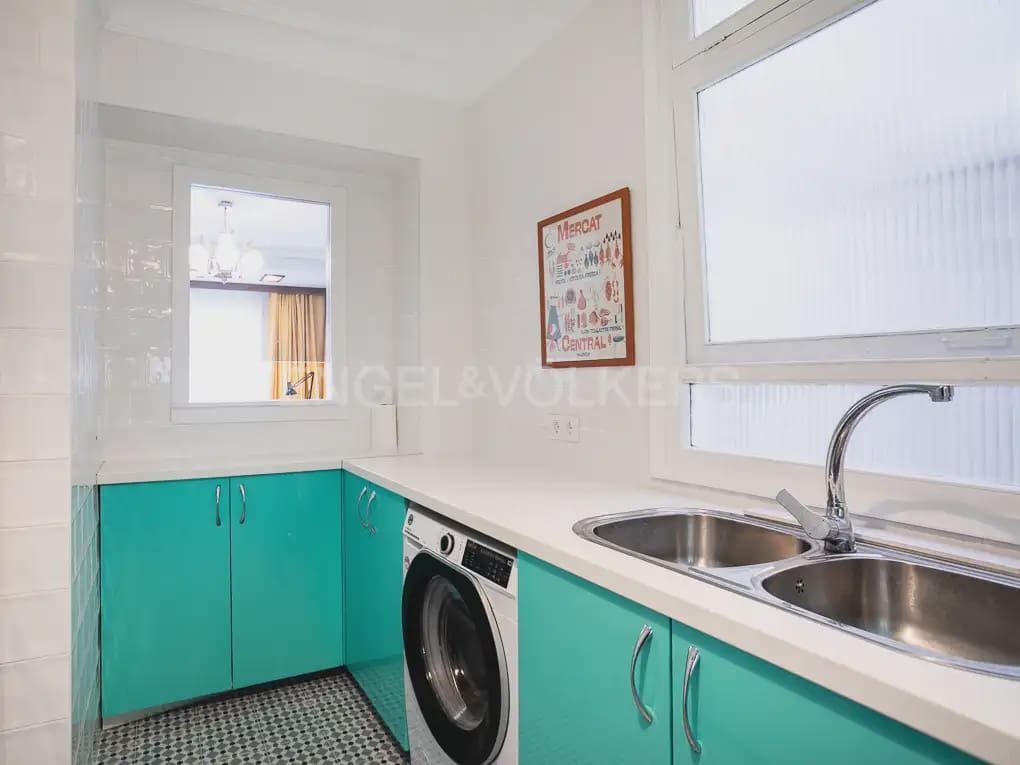 3 sypialnia Mieszkanie do wynajęcia w Miasto Walencja - 2 000 € (Ref: 9897908)