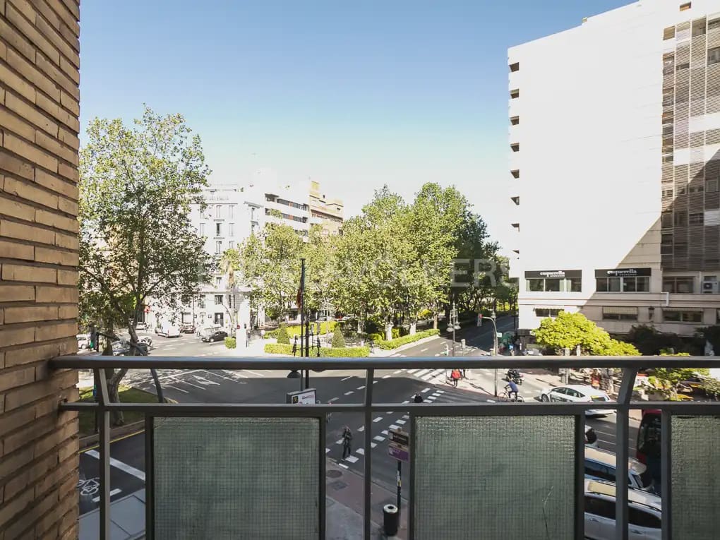 3 sypialnia Mieszkanie do wynajęcia w Miasto Walencja - 2 000 € (Ref: 9897908)