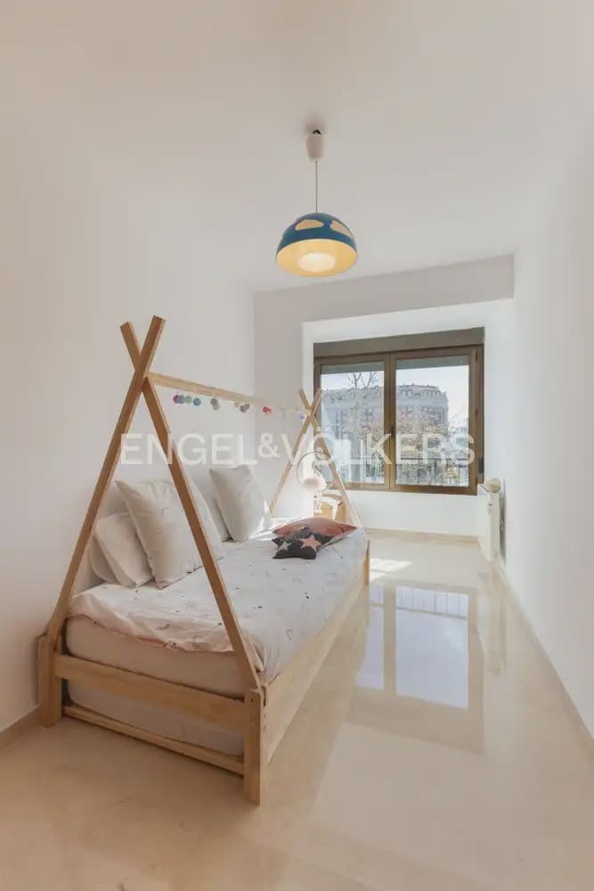 3 bedroom Flat for sale in Valencia city with garage - € 599,000 (Ref: 9897909)