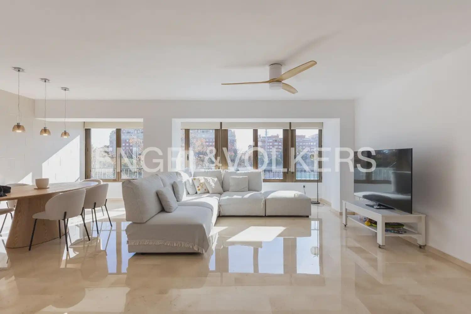3 bedroom Flat for sale in Valencia city with garage - € 599,000 (Ref: 9897909)