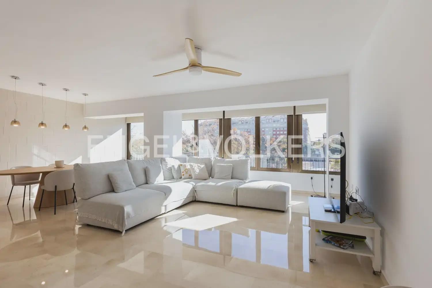 3 bedroom Flat for sale in Valencia city with garage - € 599,000 (Ref: 9897909)