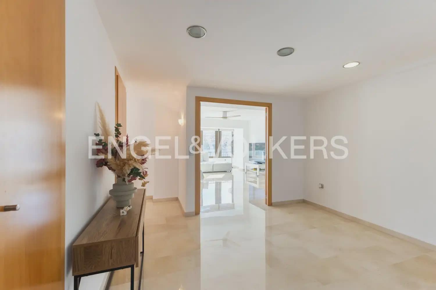 3 bedroom Flat for sale in Valencia city with garage - € 599,000 (Ref: 9897909)