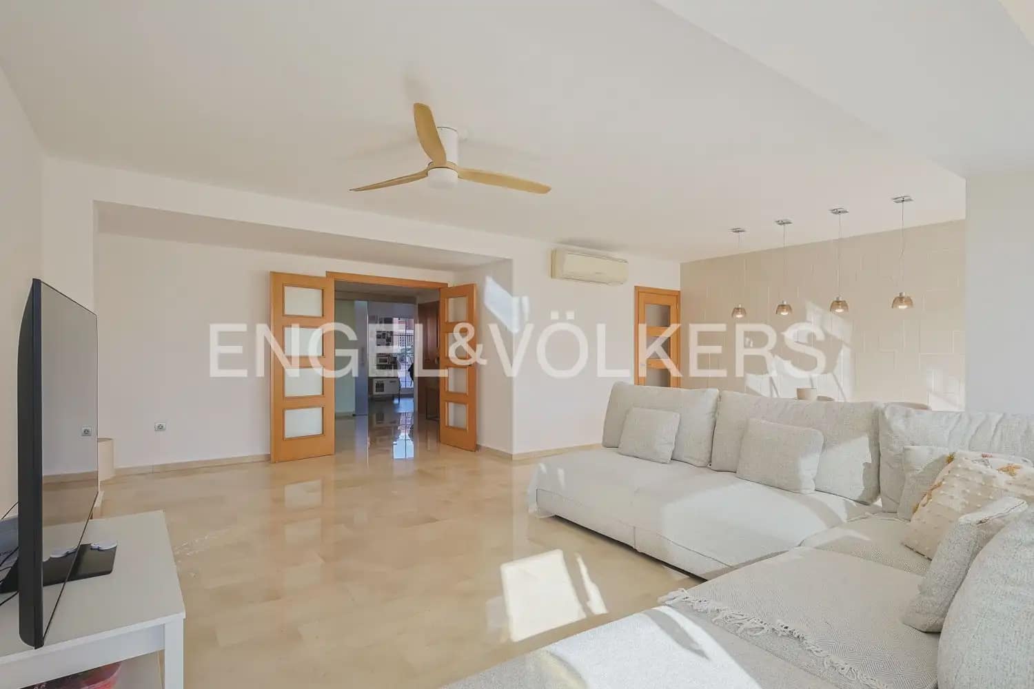 3 bedroom Flat for sale in Valencia city with garage - € 599,000 (Ref: 9897909)