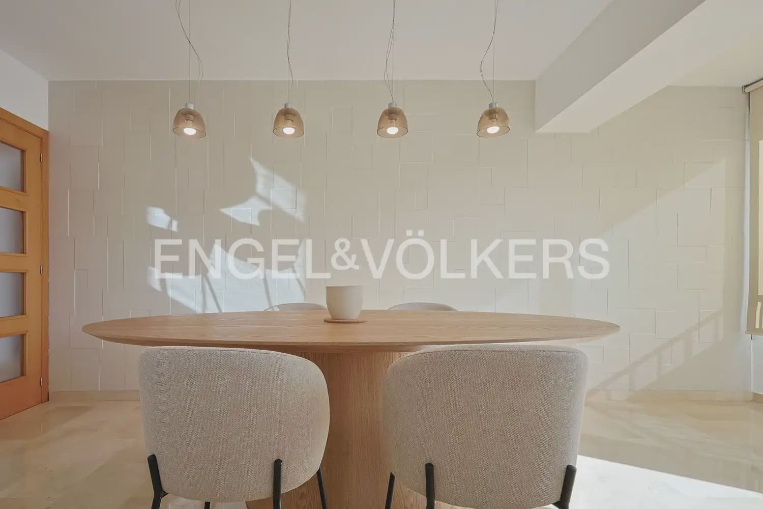 3 bedroom Flat for sale in Valencia city with garage - € 599,000 (Ref: 9897909)