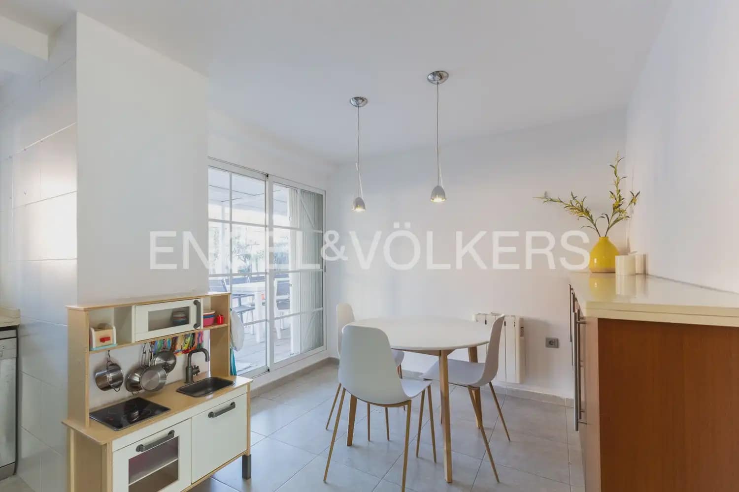 3 bedroom Flat for sale in Valencia city with garage - € 599,000 (Ref: 9897909)