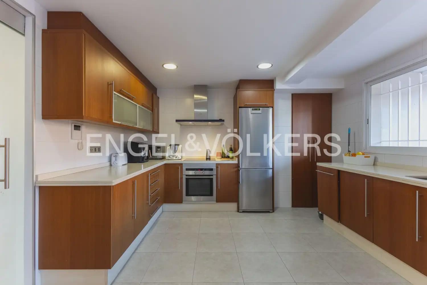 3 bedroom Flat for sale in Valencia city with garage - € 599,000 (Ref: 9897909)