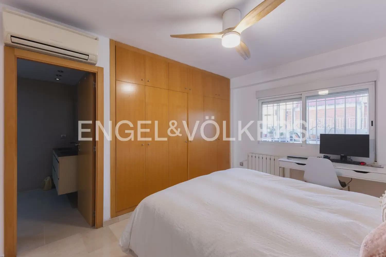 3 bedroom Flat for sale in Valencia city with garage - € 599,000 (Ref: 9897909)