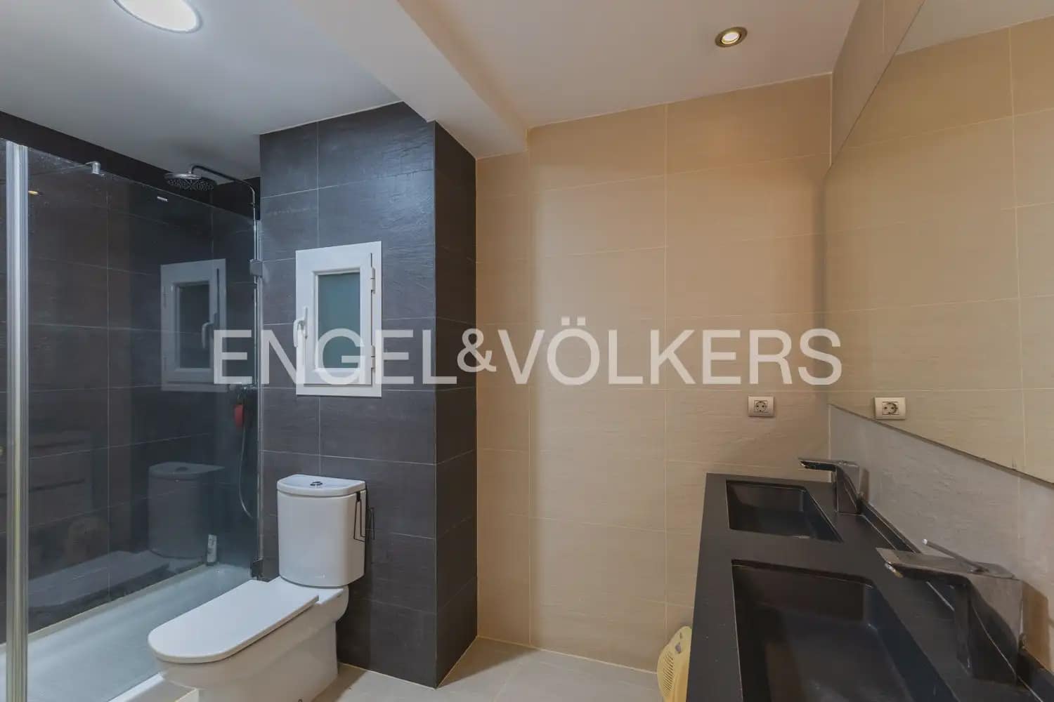 3 bedroom Flat for sale in Valencia city with garage - € 599,000 (Ref: 9897909)