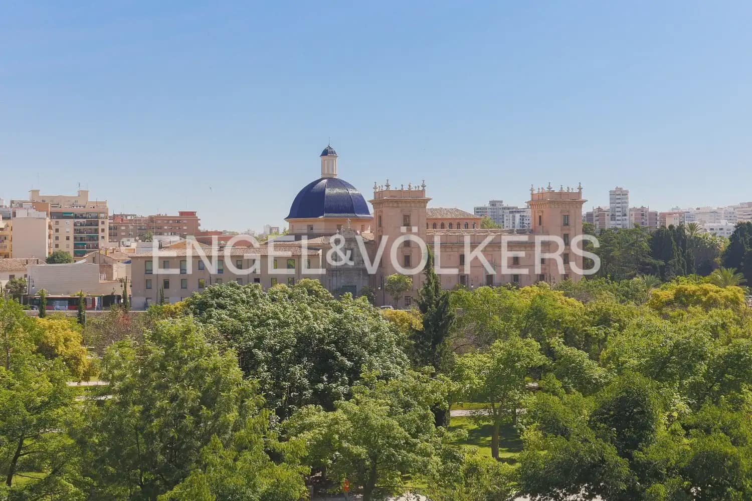 3 bedroom Flat for sale in Valencia city with garage - € 599,000 (Ref: 9897909)