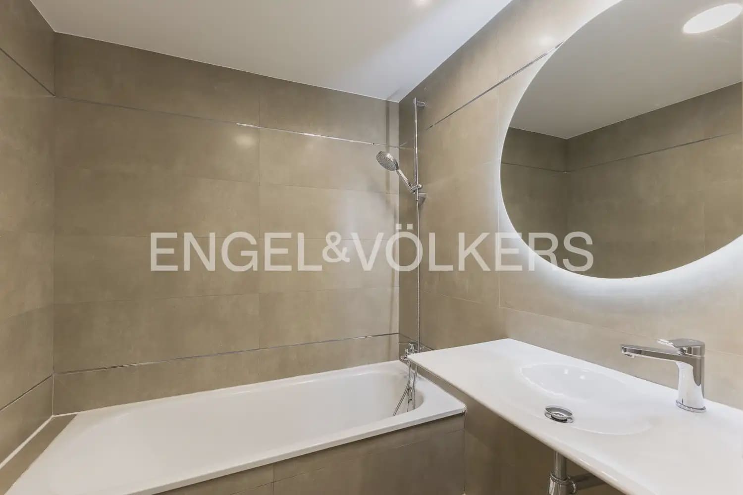 4 sypialnia Mieszkanie na sprzedaż w Miasto Walencja z garażem - 625 000 € (Ref: 9897910)