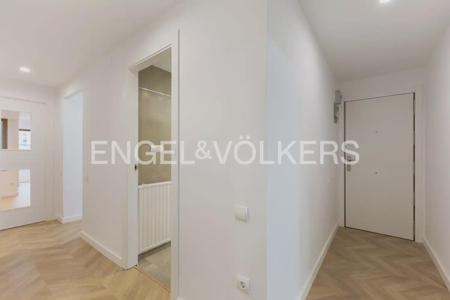 4 sypialnia Mieszkanie na sprzedaż w Miasto Walencja z garażem - 625 000 € (Ref: 9897910)