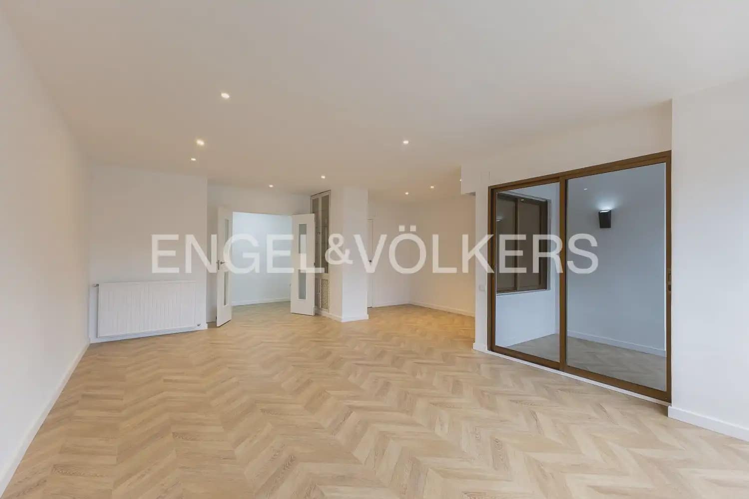 4 sypialnia Mieszkanie na sprzedaż w Miasto Walencja z garażem - 625 000 € (Ref: 9897910)