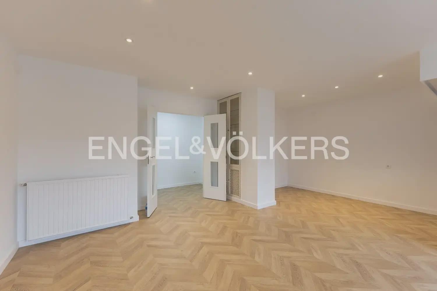 4 sypialnia Mieszkanie na sprzedaż w Miasto Walencja z garażem - 625 000 € (Ref: 9897910)