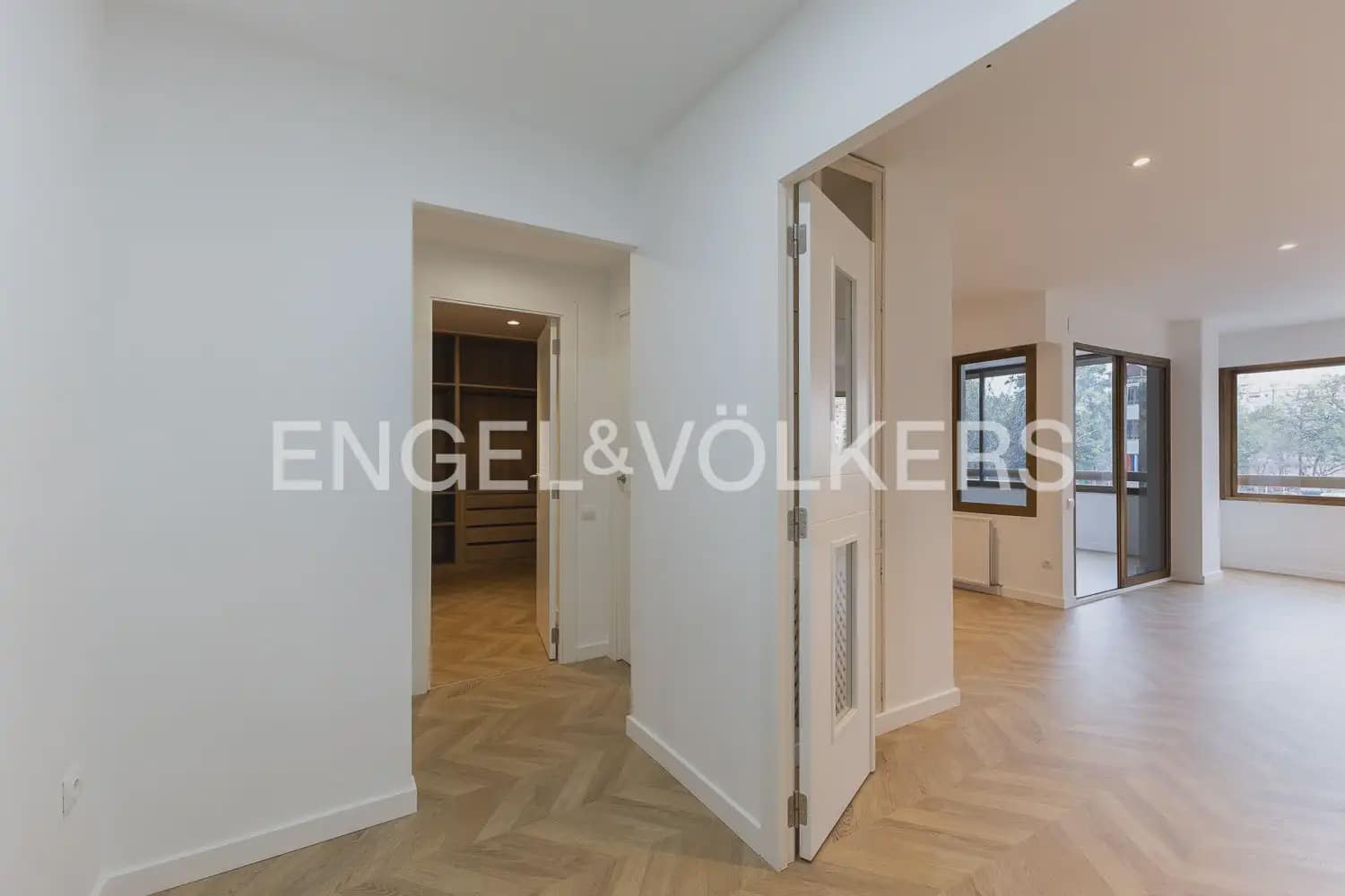 4 sypialnia Mieszkanie na sprzedaż w Miasto Walencja z garażem - 625 000 € (Ref: 9897910)