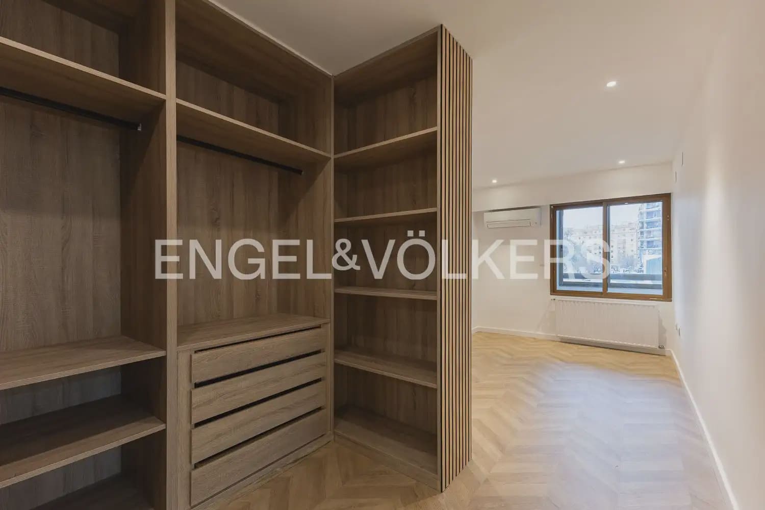 4 sypialnia Mieszkanie na sprzedaż w Miasto Walencja z garażem - 625 000 € (Ref: 9897910)