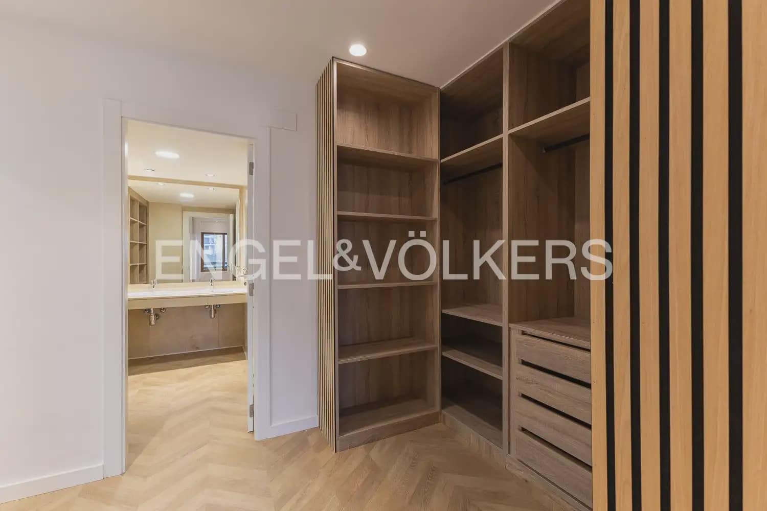 4 sypialnia Mieszkanie na sprzedaż w Miasto Walencja z garażem - 625 000 € (Ref: 9897910)