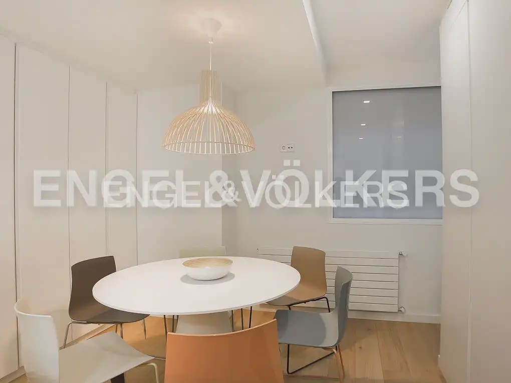 4 makuuhuone Asunto vuokrattavana paikassa Valencia kaupunki - 4 500 € (Ref: 9897913)