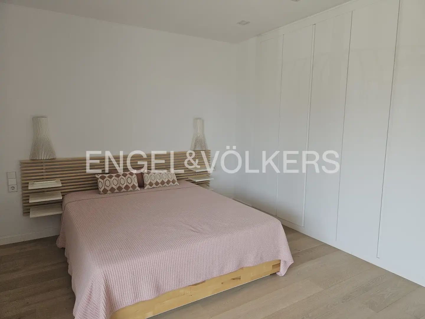 4 makuuhuone Asunto vuokrattavana paikassa Valencia kaupunki - 4 500 € (Ref: 9897913)