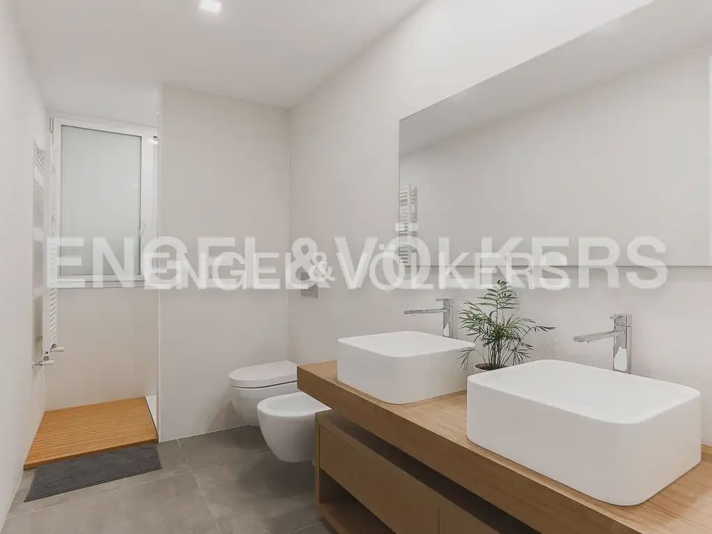4 makuuhuone Asunto vuokrattavana paikassa Valencia kaupunki - 4 500 € (Ref: 9897913)