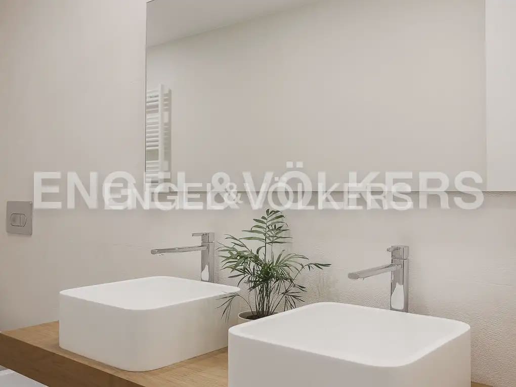 4 makuuhuone Asunto vuokrattavana paikassa Valencia kaupunki - 4 500 € (Ref: 9897913)