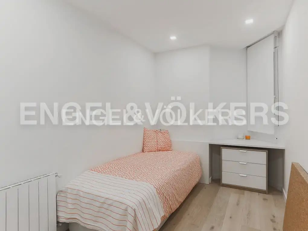 4 makuuhuone Asunto vuokrattavana paikassa Valencia kaupunki - 4 500 € (Ref: 9897913)