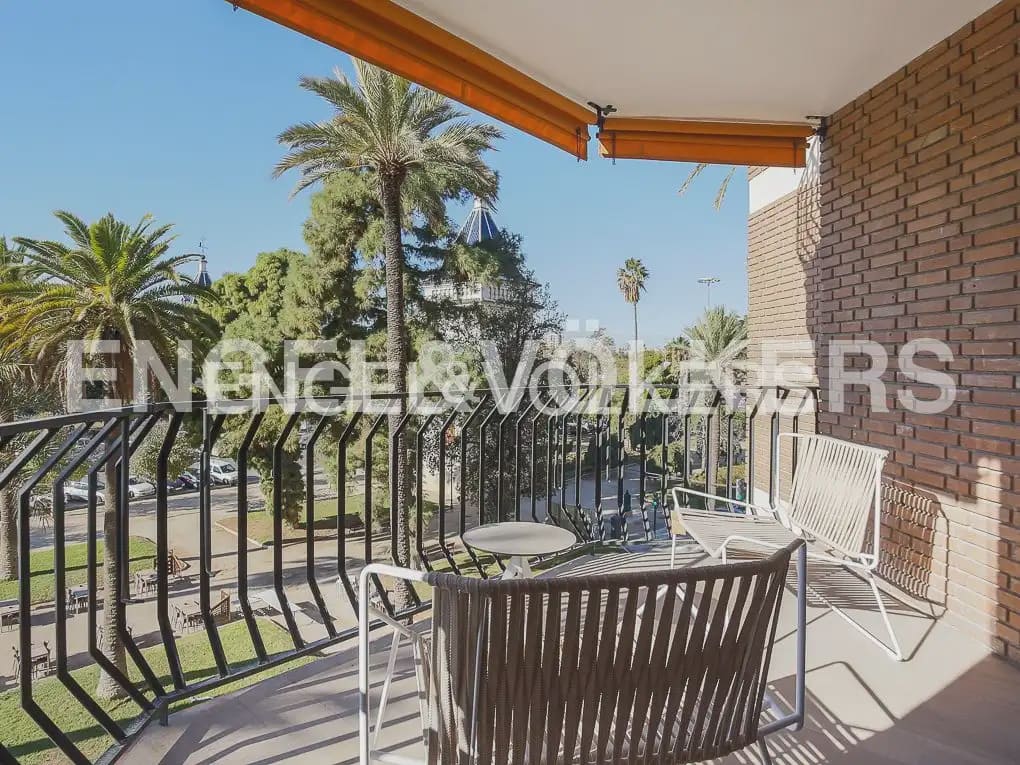 4 makuuhuone Asunto vuokrattavana paikassa Valencia kaupunki - 4 500 € (Ref: 9897913)