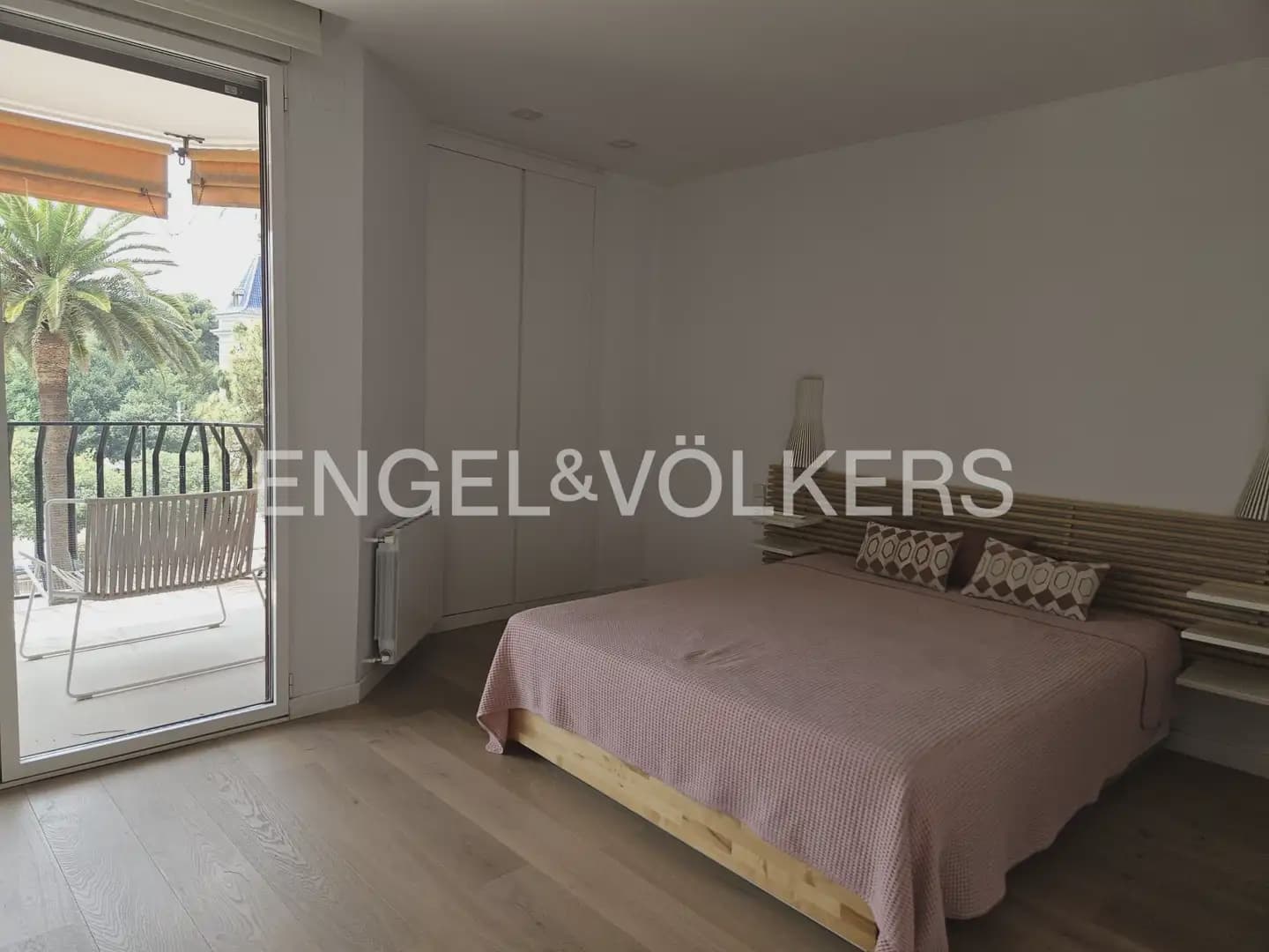 4 makuuhuone Asunto vuokrattavana paikassa Valencia kaupunki - 4 500 € (Ref: 9897913)