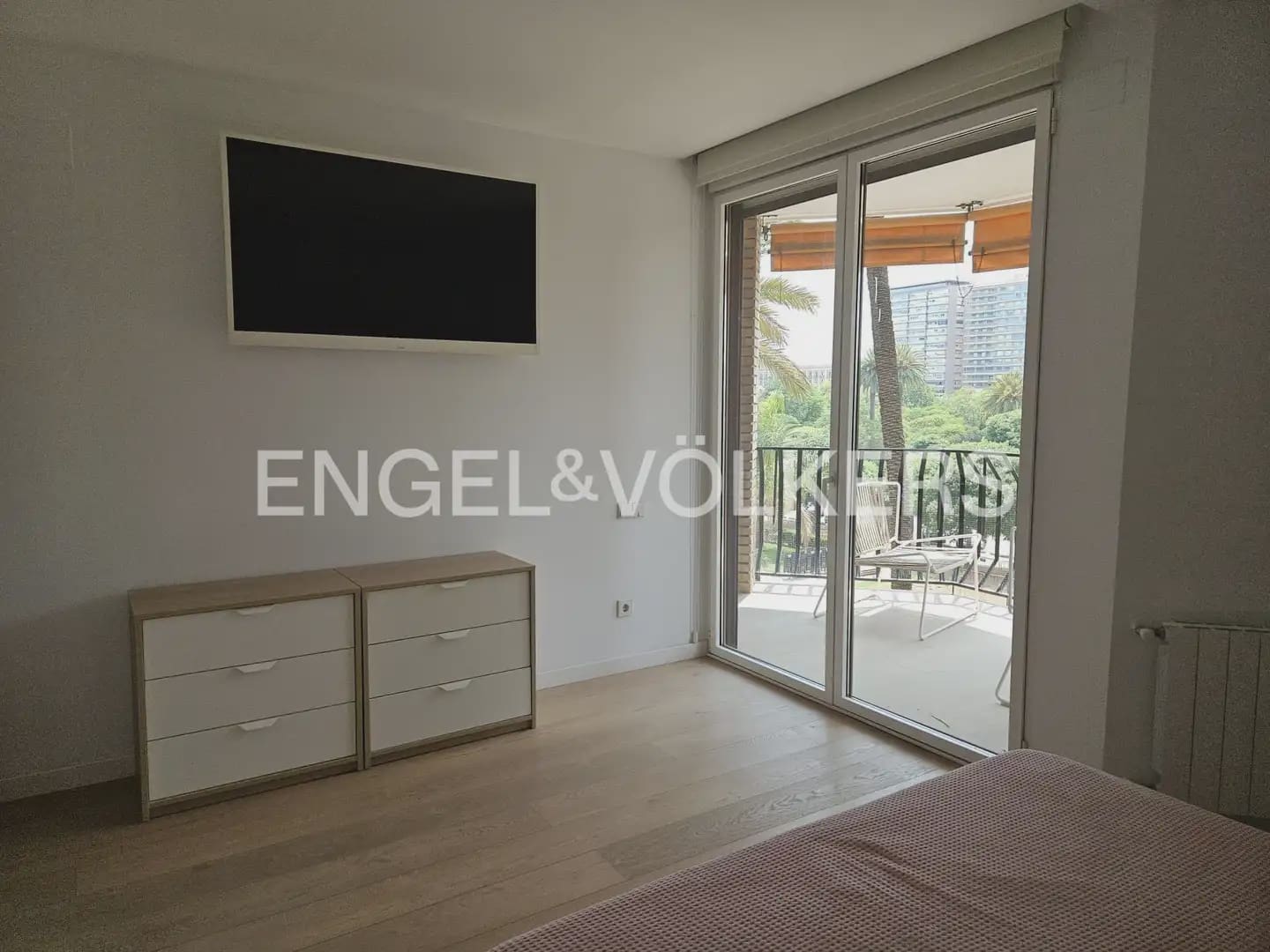 4 makuuhuone Asunto vuokrattavana paikassa Valencia kaupunki - 4 500 € (Ref: 9897913)