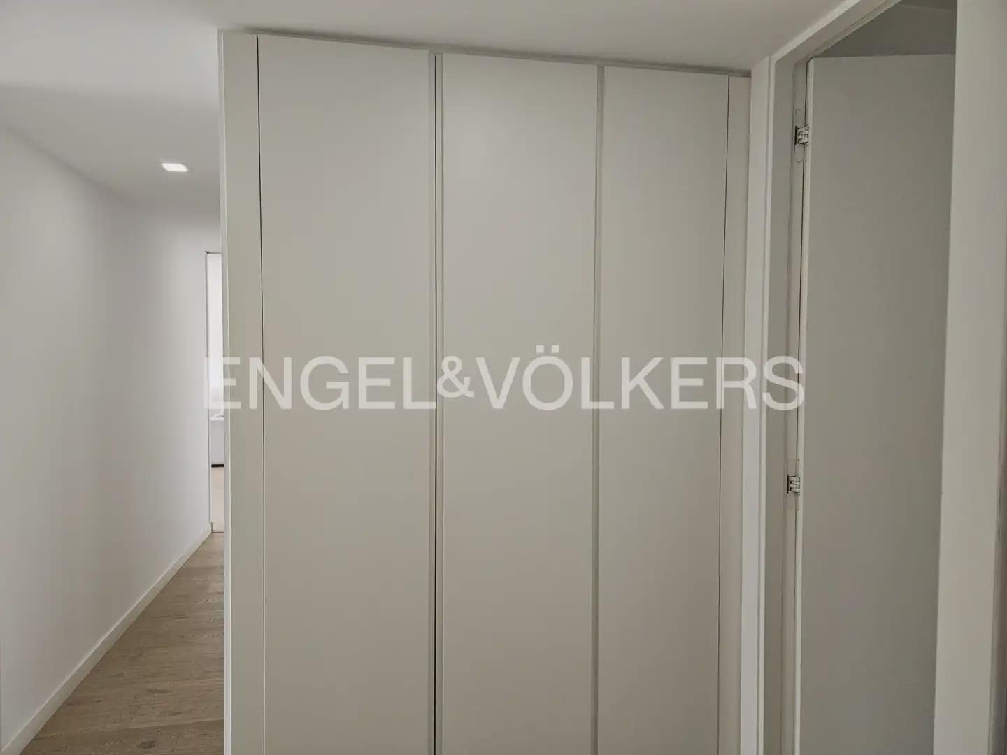 4 makuuhuone Asunto vuokrattavana paikassa Valencia kaupunki - 4 500 € (Ref: 9897913)