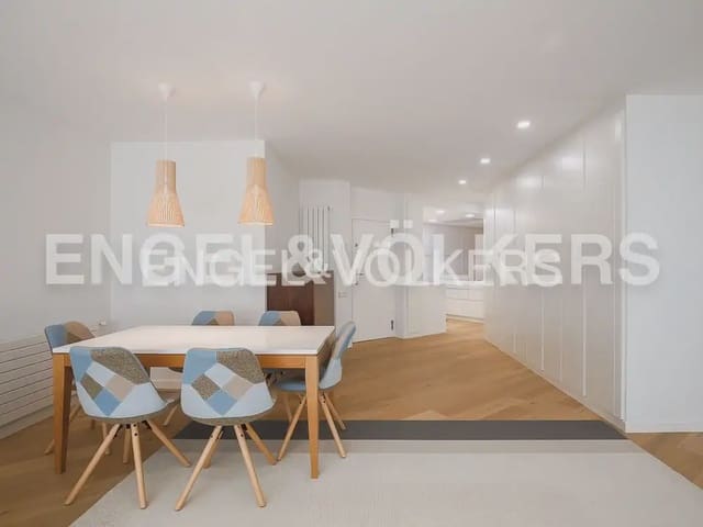 4 makuuhuone Asunto vuokrattavana paikassa Exposicio, Valencia kaupunki - 4 500 € (Ref: 9897913)