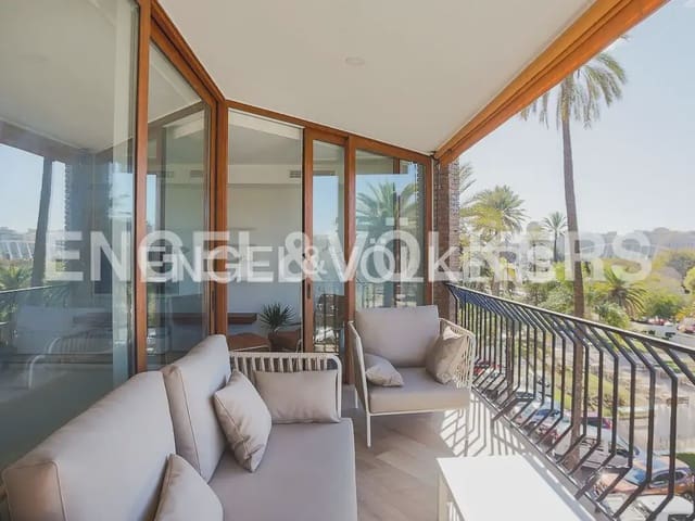 4 makuuhuone Asunto vuokrattavana paikassa Exposicio, Valencia kaupunki - 4 500 € (Ref: 9897913)