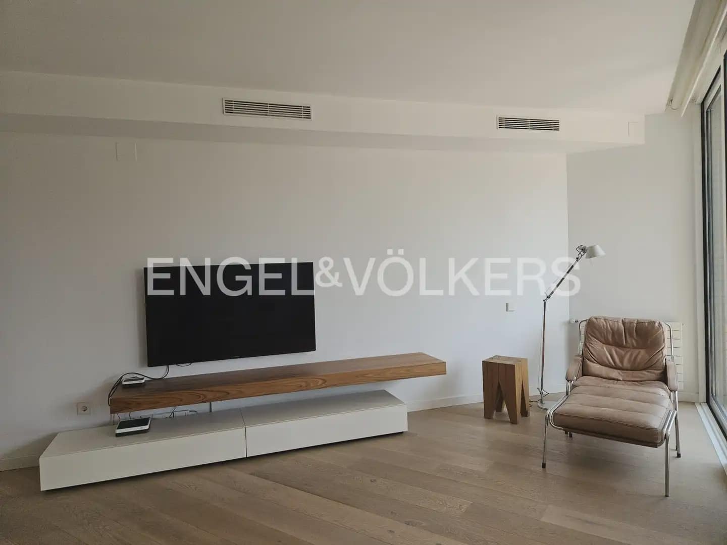 4 makuuhuone Asunto vuokrattavana paikassa Valencia kaupunki - 4 500 € (Ref: 9897913)
