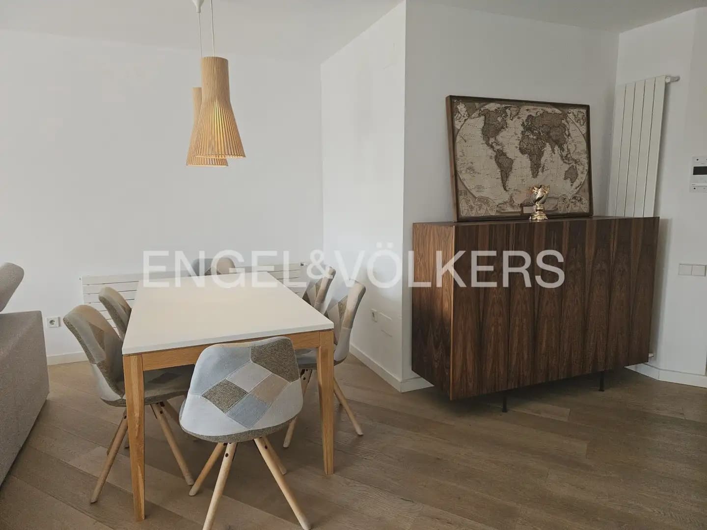 4 makuuhuone Asunto vuokrattavana paikassa Valencia kaupunki - 4 500 € (Ref: 9897913)